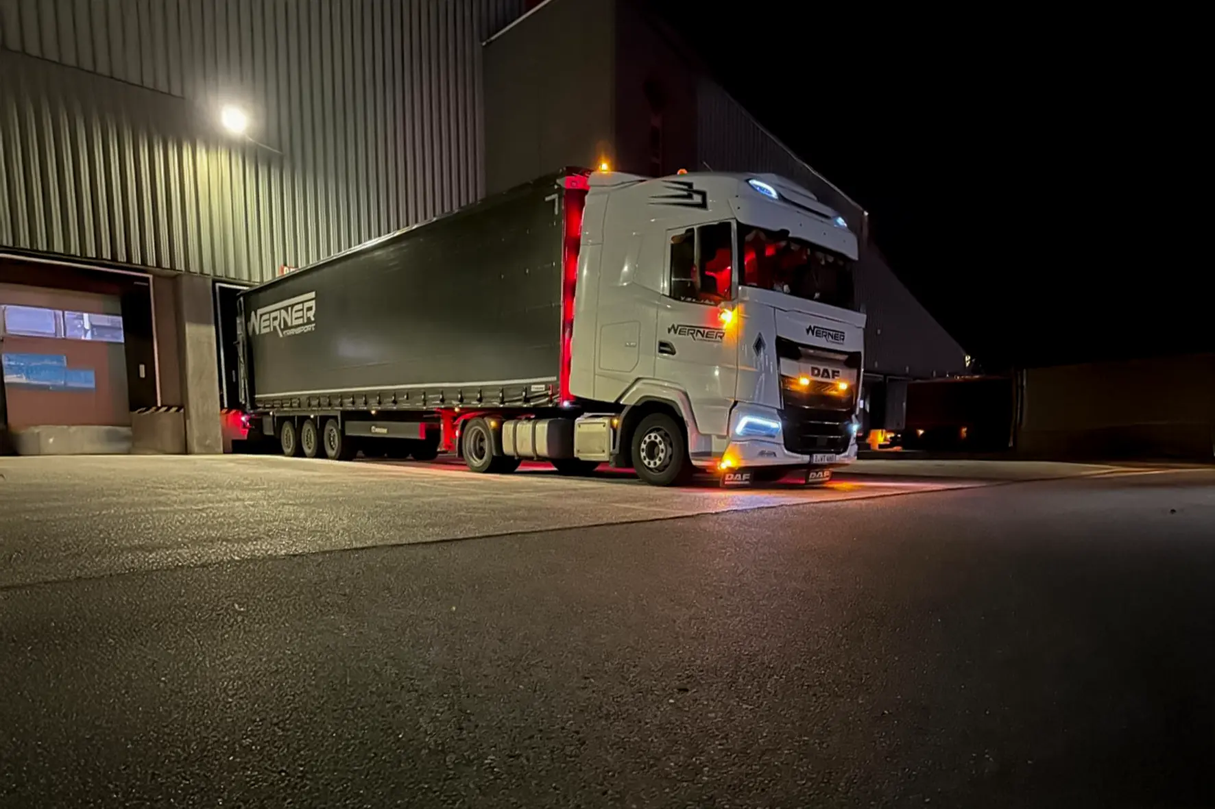 Werner Transport Sattelzug im Tagesgeschäft